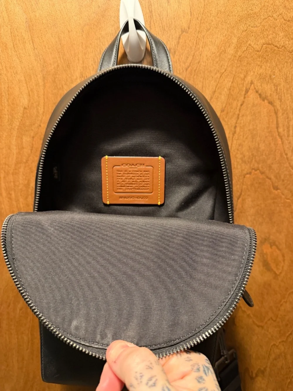 Coach Turnlock Sling - Leather